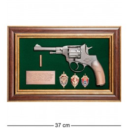 ПК-217 Панно с пистолетом "Наган со знаками ФСБ" в под. уп. 25х37