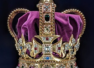 Королева-консорт Камилла: драгоценности в сундуке новой королевы