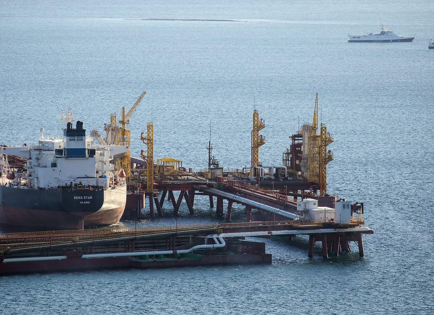 Королевский подарок: в Персидском заливе скупают нефтепродукты из РФ